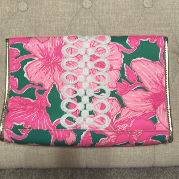 Lilly Pulitzer Vibrant Pink and Green Floral Wristlet/ clutch - Picture 3 of 6